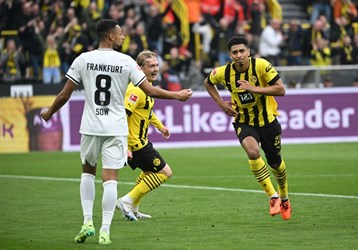 video Highlight : Dortmund 4 - 0 Frankfurt (Bundesliga)