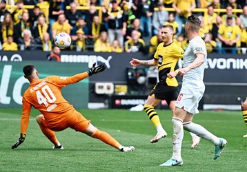 video Highlight : Dortmund 5 - 1 Augsburg (Bundesliga)